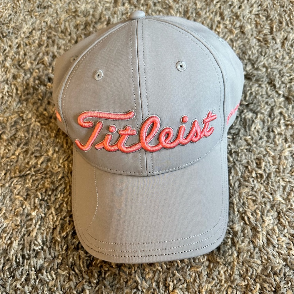 Women’s pink & grey Titleist hat